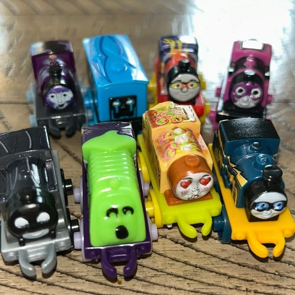 Mini Thomas Train 🚂 Toy Set. Choo Choo!! 13 mini engines Halloween🎃Animals 🦁